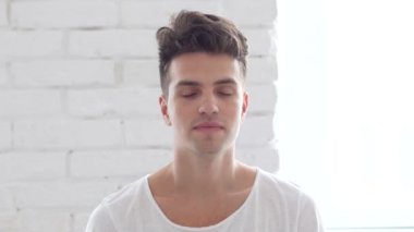 Evet katılıyorum kafa sallayarak genç adam tarafından