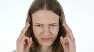 Baş ağrısı, yüksek tansiyon kadınla