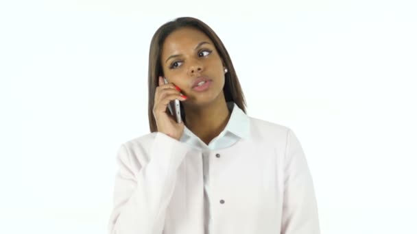 Afro-American Woman Talking on Phone — Stock Video