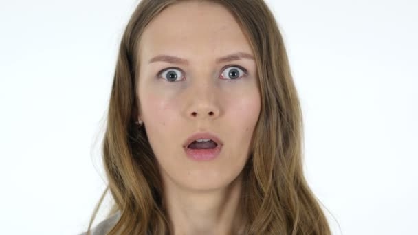 Žena tvář s gestem šok — Stock video