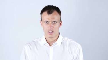 Genç adam şaşırmış, sonra şok kriz