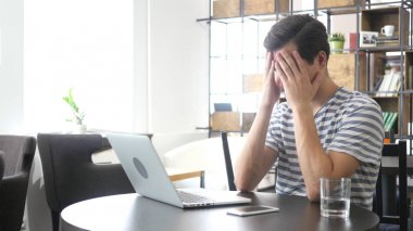 Online iş kaybı, yüz ifadesi, depresyon ve kriz kavramı