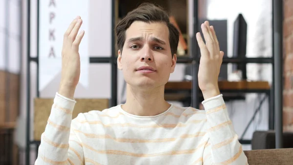 Expressão facial negativa, depressão e conceito de crise — Fotografia de Stock