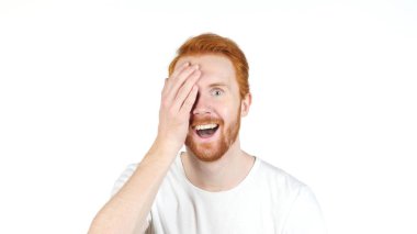 Wow yüz, kırmızı saç ve sakal, Excited adamla başarı için