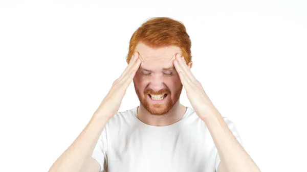 Estresado hombre pelo rojo frustrado fondo blanco — Foto de Stock