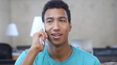 Telefon Afro-Amerikan dostum, portre konuşuyor