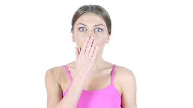 Kadın sürpriz bir şekilde, beyaz arka plan hayran