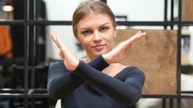 Reddetme, hayır kız tarafından jesti eller geçiş