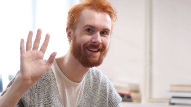 Merhaba, el, kırmızı tüyler adamla sallayarak