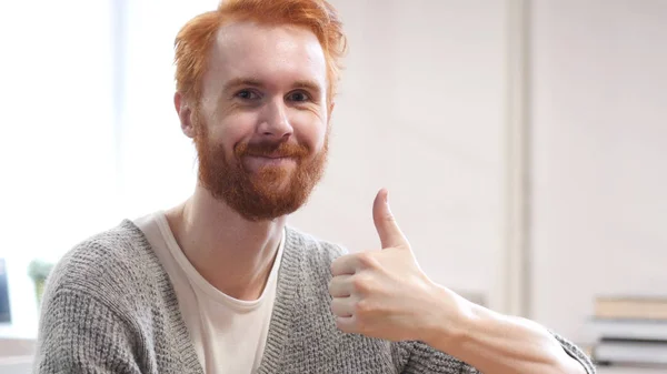 Thumbs Up by Man with Red Hairs — Stock Photo, Image