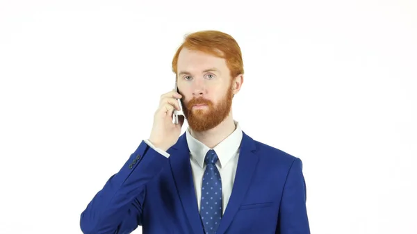 Telefono parlare, capelli rossi barba uomo d'affari occupato a parlare — Foto Stock