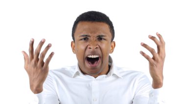 Kızgın Afro-Amerikan adam bağırıyor