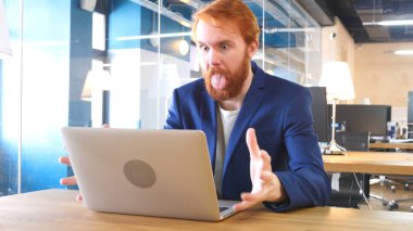 Çılgın işadamı duygu iş, kırmızı saçlar