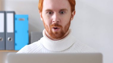 Beklenmeyen Positve ilerleme tarafından adamım kırmızı saç ve sakal ile şaşırttı