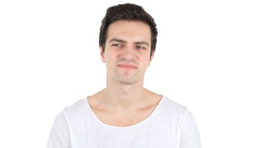 Yakışıklı adam tarafından üzgün jest beyaz arka plan