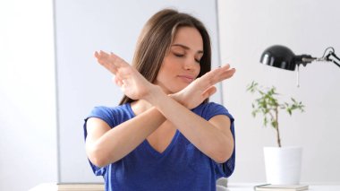 Güzel kadın, crefusing teklif reddetme