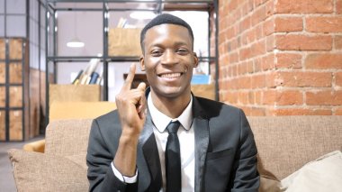 Afro-Amerikan işadamı beyin fırtınası, yeni fikir var