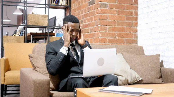 Gesture of Loss, Black Businessman, Failure on Laptop — Stock Photo, Image