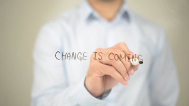 Değişim geliyor, Saydam Ekranda Yazan Adam