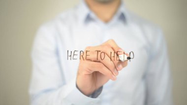 Burada yardımcı, şeffaf ekranda yazma adam