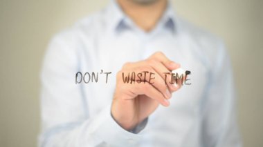 Atık zaman, şeffaf ekranda yazma adam yok