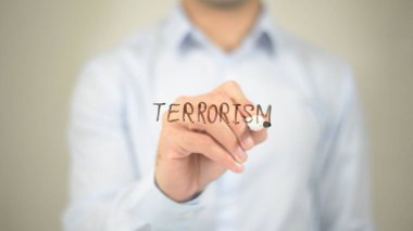 Terörizm, şeffaf ekranda yazma adam