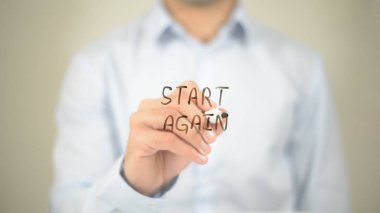 Yeniden Başla, Saydam Ekranda Yazan Adam