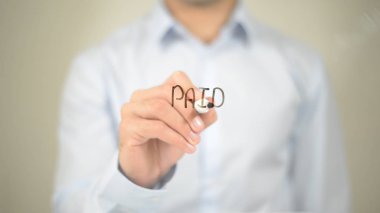 Para, şeffaf ekranda yazma adam