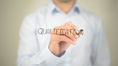 Yeterlilik, şeffaf ekranda yazma adam