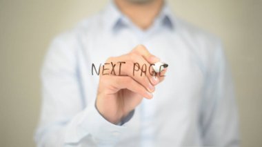 Bir sonraki sayfasında, adam şeffaf ekranda yazma