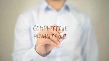 Rekabet avantajı, şeffaf ekranda yazma adam