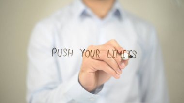 Sınırlar, şeffaf ekranda yazma adam itin