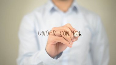 Kontrol altında şeffaf ekran üzerinde yazılı dostum