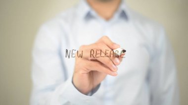 Yeni sürüm, şeffaf ekranda yazma adam