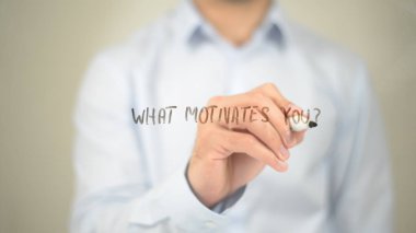 Ne motive, adam şeffaf ekran üzerine yazma