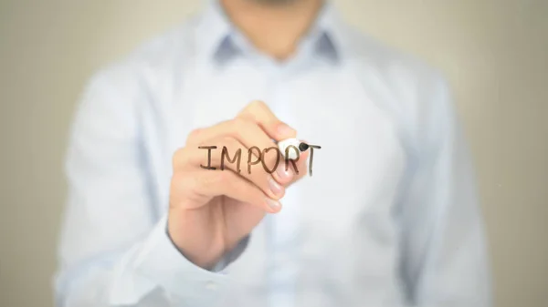 Importación, escritura del hombre en pantalla transparente — Foto de Stock