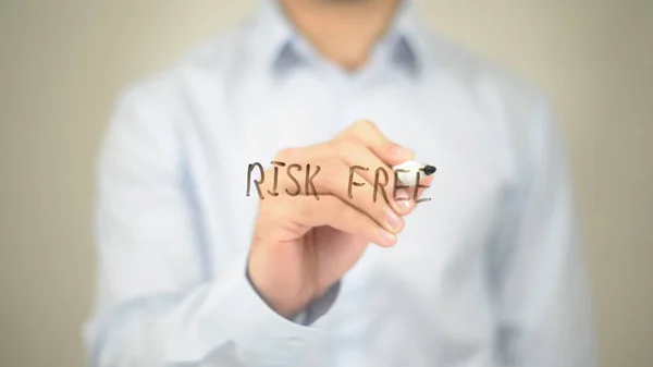 Libre de Riesgo, Hombre Escribiendo en Pantalla Transparente — Foto de Stock