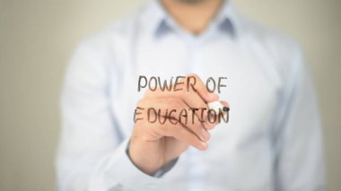 Eğitim, şeffaf ekranda yazma adam gücünü