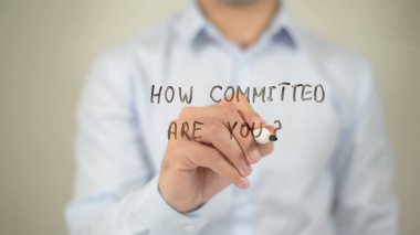 Nasıl kararlıyız?, adam şeffaf ekran üzerine yazma