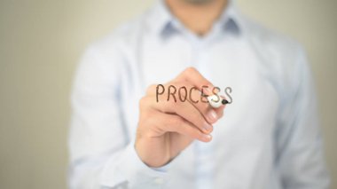 İşlem, şeffaf ekranda yazma adam