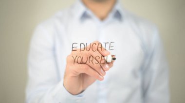 Eğitmek kendin adam şeffaf ekranda yazma