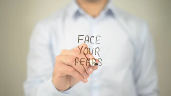 Uw angsten gezicht, man schrijven op transparante scherm — Stockfoto