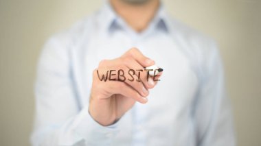 Web sitesi, şeffaf ekranda yazma adam