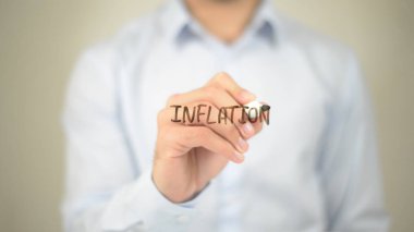 Enflasyon, şeffaf ekranda yazma adam