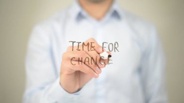 Değişim Zamanı, Saydam Ekranda Yazan Adam