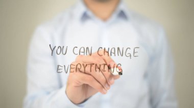 Sen-ebilmek değişmek her şey, adam şeffaf ekranda yazma