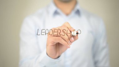 Liderlik, Şeffaf Ekranda Yazan Adam