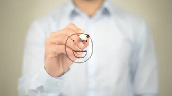 Sonriente Sonriente, Hombre escribiendo en pantalla transparente — Foto de Stock