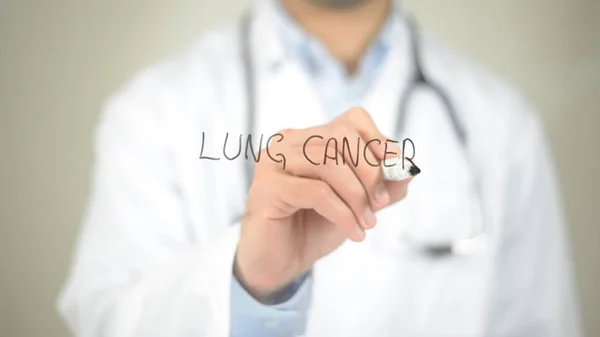 Akciğer kanseri, şeffaf ekranda yazma doktor