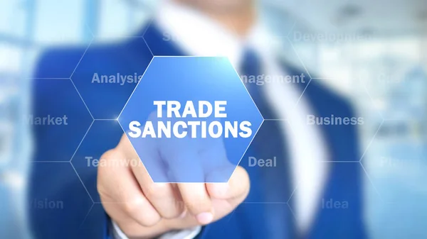 Торговельні санкції, людина, що працює над голографічним інтерфейсом, візуальний екран — стокове фото